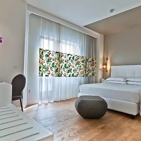 Caravel Roma