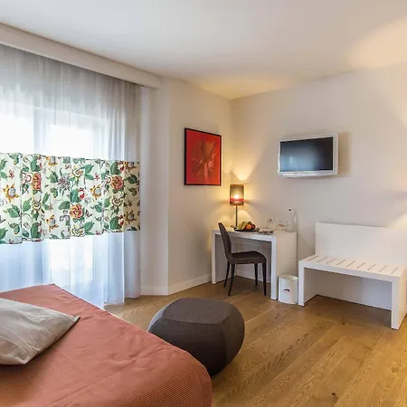 Caravel Roma