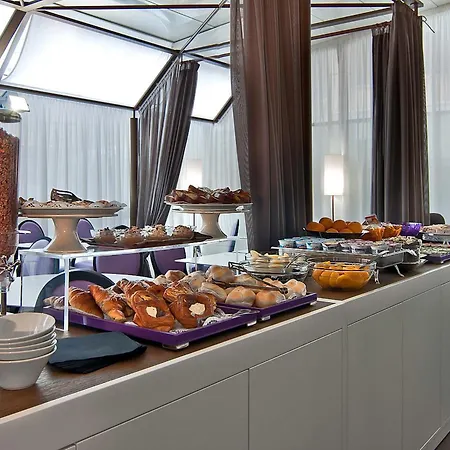 Hotel Caravel 4*
