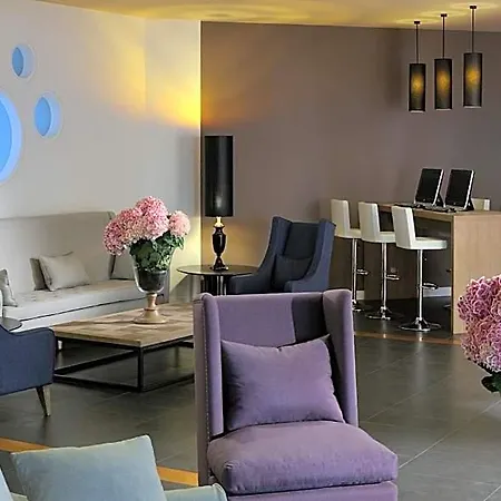Caravel Hotel