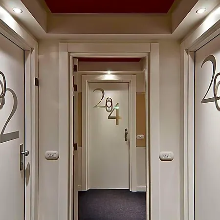 Caravel 4* Róma