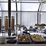 Caravel Hotel